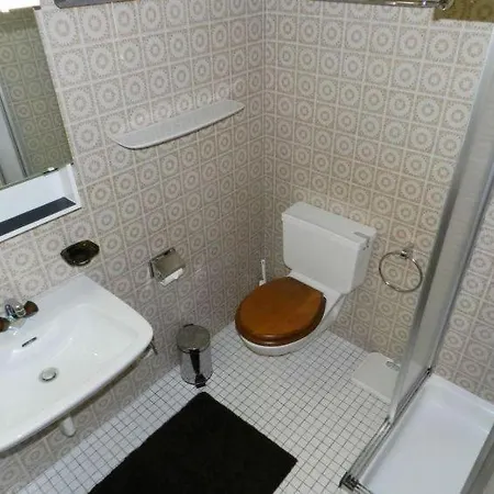 Schonried Sleeps 4 Wifi Apartment *