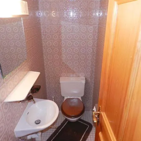 Schonried Sleeps 4 Wifi شقة *